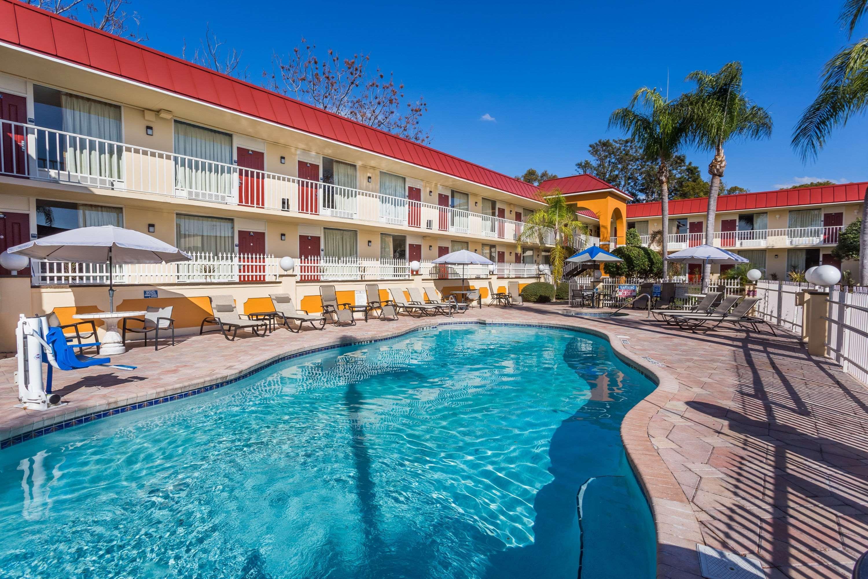 Days Inn & Suites By Wyndham Port Richey Exterior foto