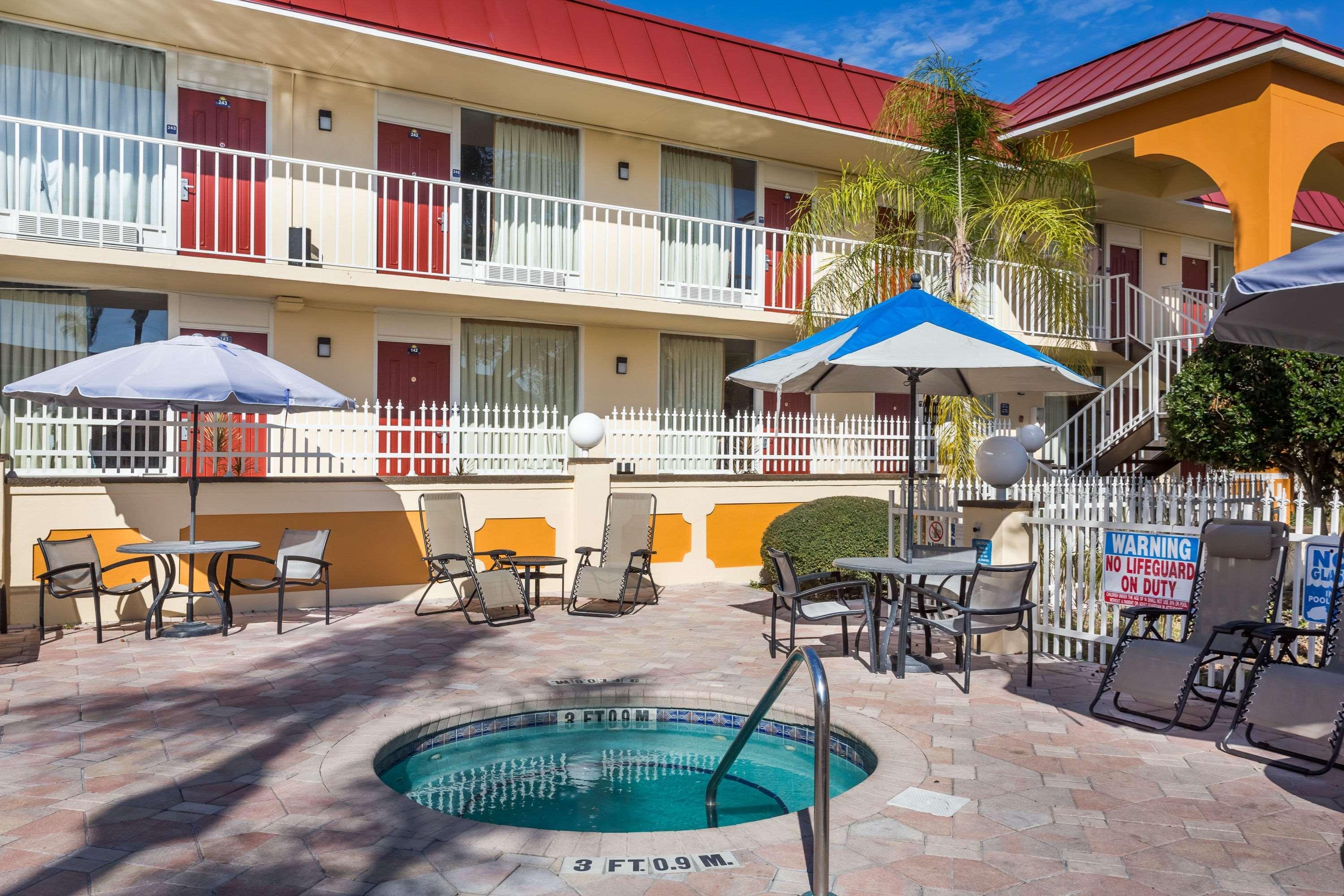 Days Inn & Suites By Wyndham Port Richey Exterior foto